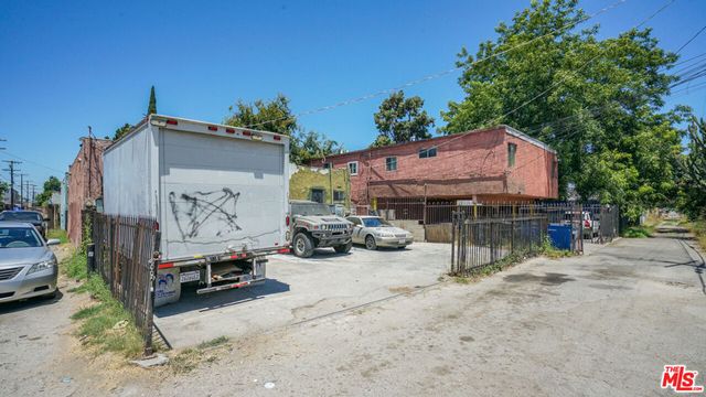 612 E 83rd Street, Los Angeles, CA 90001