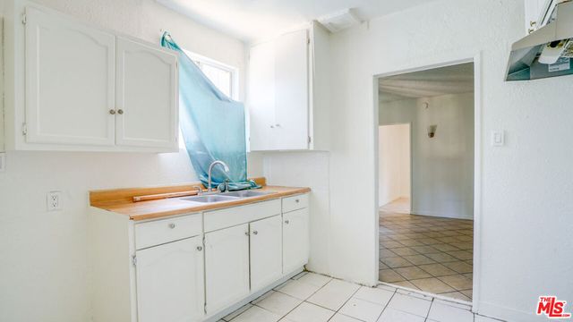 612 E 83rd Street, Los Angeles, CA 90001