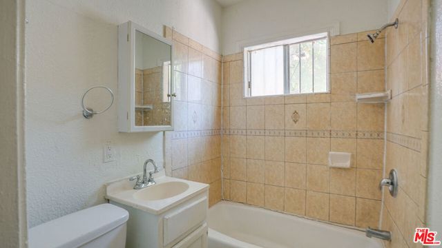 612 E 83rd Street, Los Angeles, CA 90001