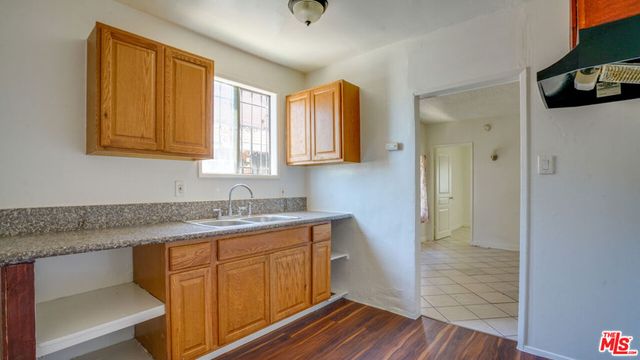 612 E 83rd Street, Los Angeles, CA 90001