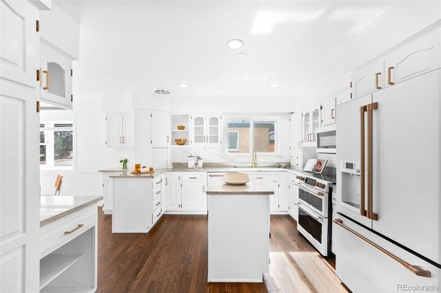 3035 N Monaco Parkway, Denver, CO 80207