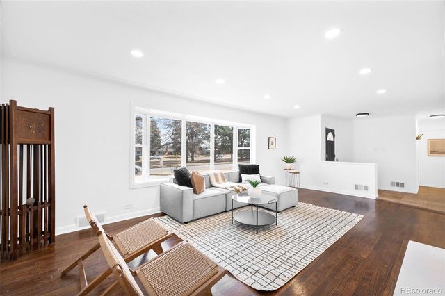 3035 N Monaco Parkway, Denver, CO 80207