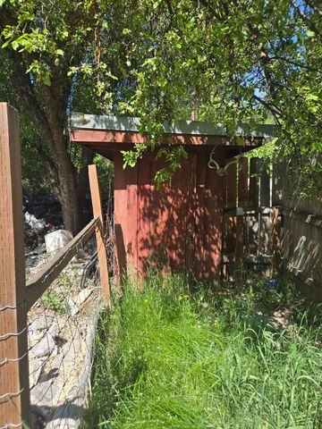 409 E Ash Street, Chiloquin, OR 97624