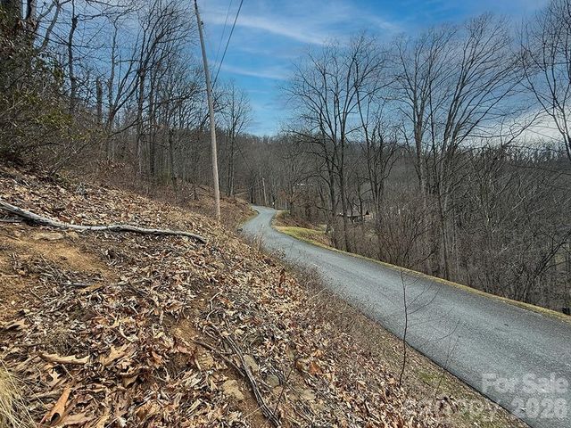 1975 Utah Mountain Road 19, Waynesville, NC 28785