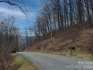 1975 Utah Mountain Road 19, Waynesville, NC 28785