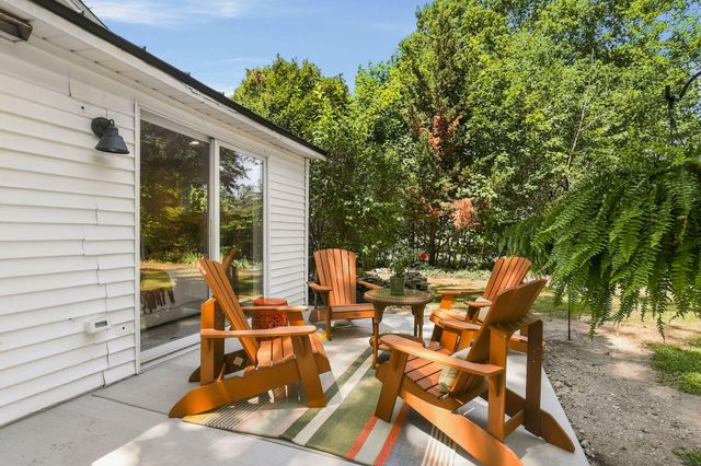 2313 68th Street, Fennville, MI 49408