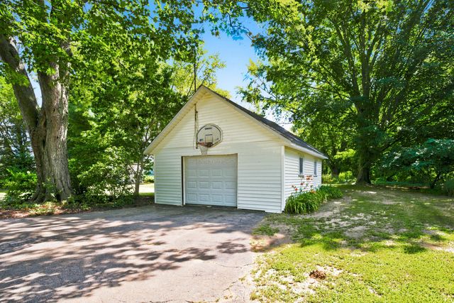 2313 68th Street, Fennville, MI 49408