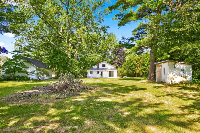 2313 68th Street, Fennville, MI 49408