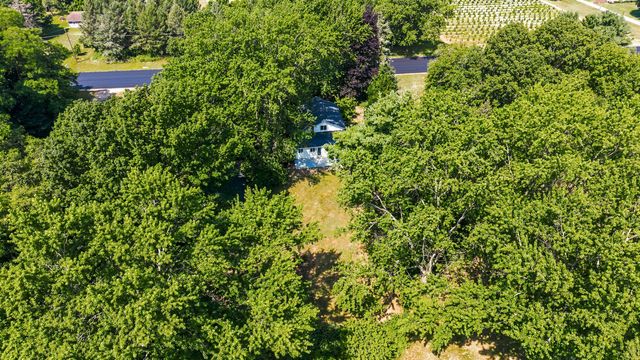 2313 68th Street, Fennville, MI 49408