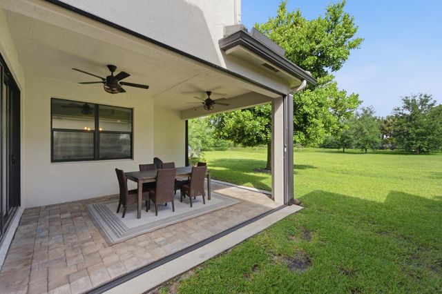 7605 Moonrise Drive, Lake Worth, FL 33467