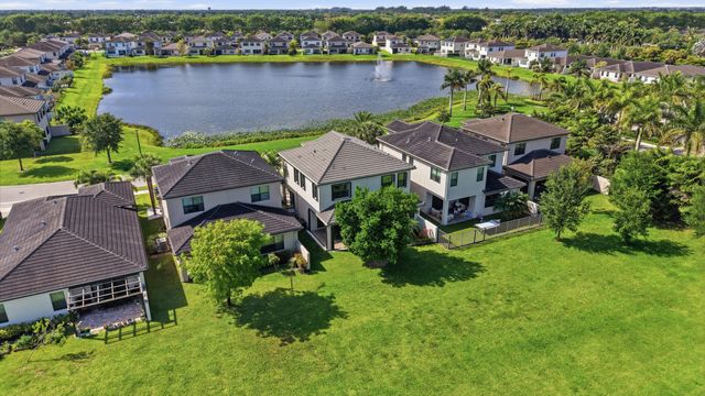 7605 Moonrise Drive, Lake Worth, FL 33467