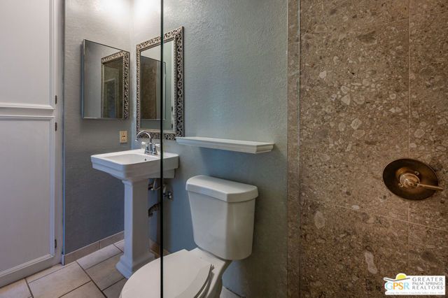 550 N Villa Court 214, Palm Springs, CA 92262