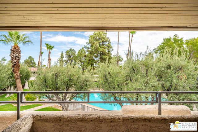 550 N Villa Court 214, Palm Springs, CA 92262