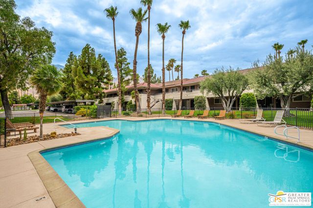 550 N Villa Court 214, Palm Springs, CA 92262