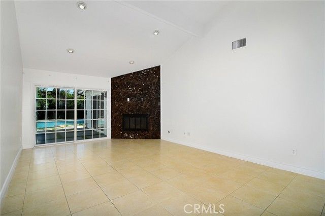 5316 Mecca Avenue, Tarzana (los Angeles), CA 91356