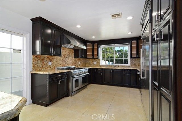 5316 Mecca Avenue, Tarzana (los Angeles), CA 91356