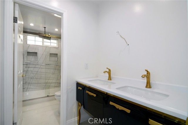 5316 Mecca Avenue, Tarzana (los Angeles), CA 91356