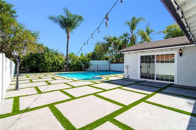 5316 Mecca Avenue, Tarzana (los Angeles), CA 91356