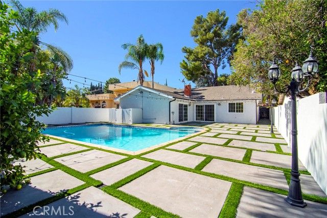 5316 Mecca Avenue, Tarzana (los Angeles), CA 91356