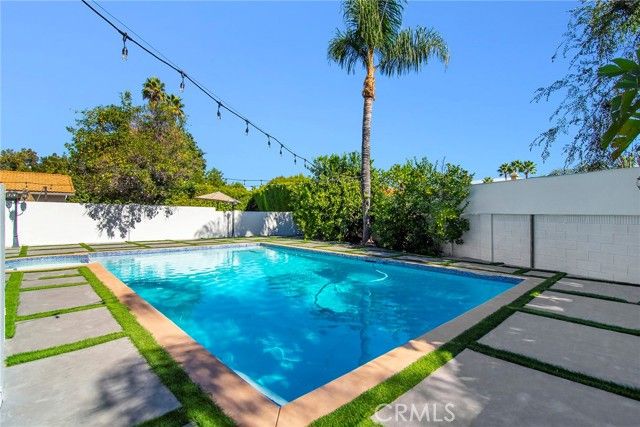 5316 Mecca Avenue, Tarzana (los Angeles), CA 91356