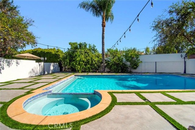 5316 Mecca Avenue, Tarzana (los Angeles), CA 91356