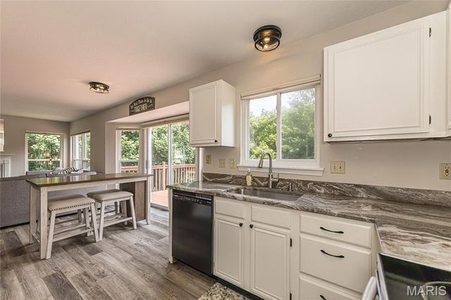932 Cleta Drive, Ballwin, MO 63021