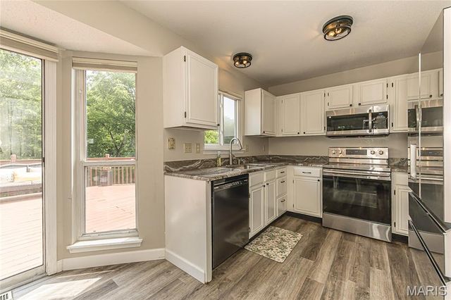 932 Cleta Drive, Ballwin, MO 63021