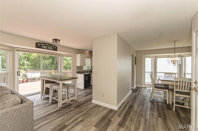 932 Cleta Drive, Ballwin, MO 63021