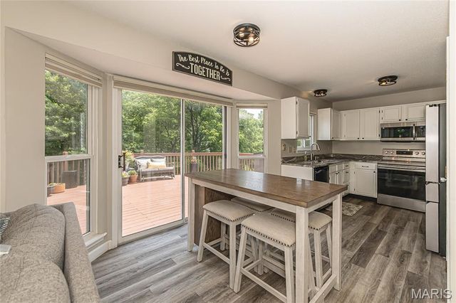 932 Cleta Drive, Ballwin, MO 63021