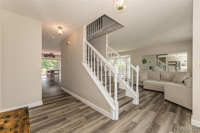 932 Cleta Drive, Ballwin, MO 63021