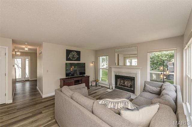 932 Cleta Drive, Ballwin, MO 63021