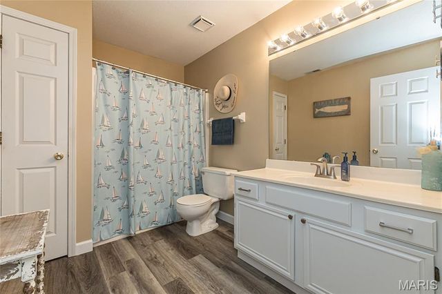 932 Cleta Drive, Ballwin, MO 63021