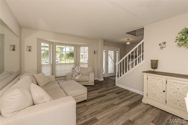 932 Cleta Drive, Ballwin, MO 63021