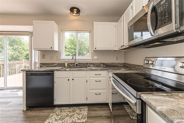 932 Cleta Drive, Ballwin, MO 63021