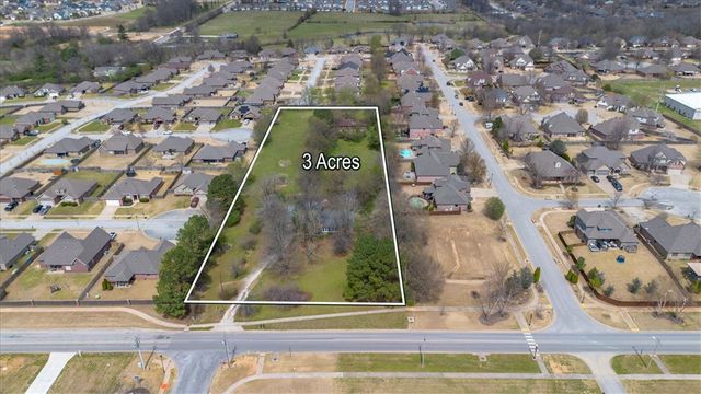 4450 W Mount Comfort Road, Fayetteville, AR 72704