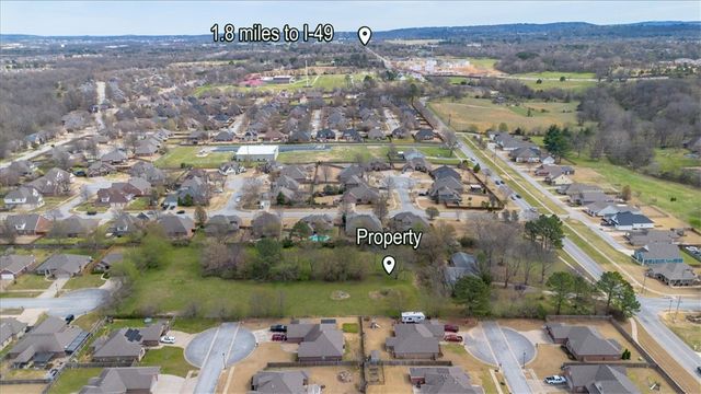 4450 W Mount Comfort Road, Fayetteville, AR 72704