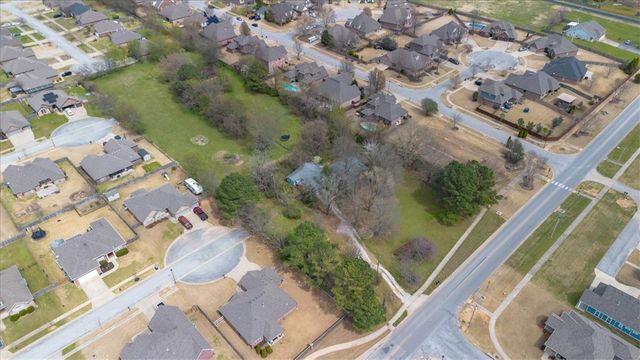 4450 W Mount Comfort Road, Fayetteville, AR 72704