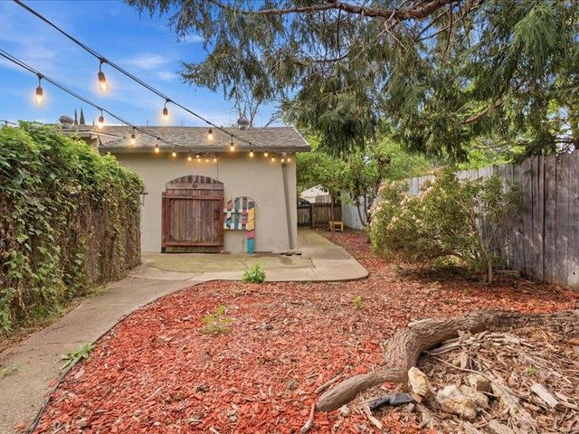 5533 Clark Ave, Carmichael, CA 95608