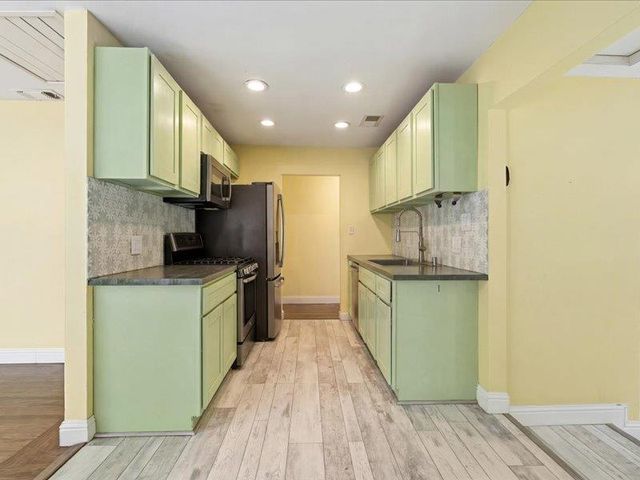 5533 Clark Ave, Carmichael, CA 95608