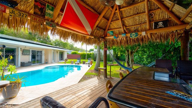 8340 SW 163rd St, Palmetto Bay, FL 33157