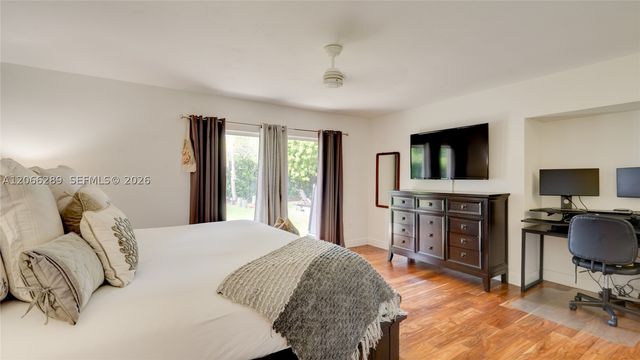 8340 SW 163rd St, Palmetto Bay, FL 33157