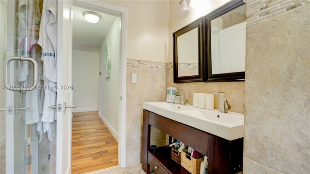 8340 SW 163rd St, Palmetto Bay, FL 33157