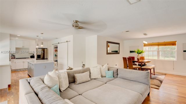 8340 SW 163rd St, Palmetto Bay, FL 33157