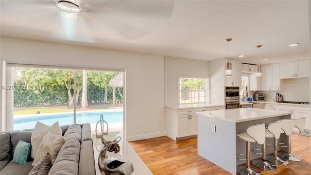 8340 SW 163rd St, Palmetto Bay, FL 33157