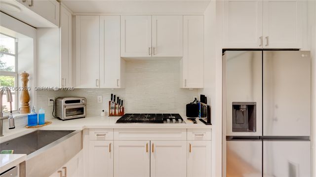 8340 SW 163rd St, Palmetto Bay, FL 33157