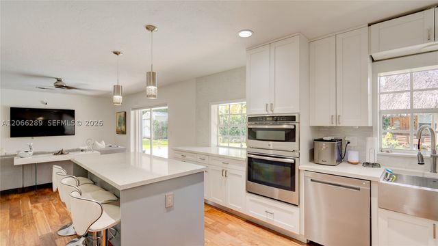 8340 SW 163rd St, Palmetto Bay, FL 33157