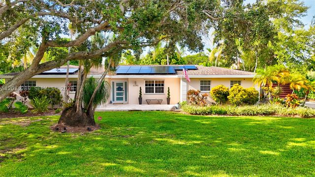 8340 SW 163rd St, Palmetto Bay, FL 33157