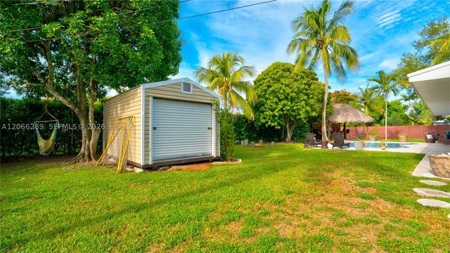 8340 SW 163rd St, Palmetto Bay, FL 33157
