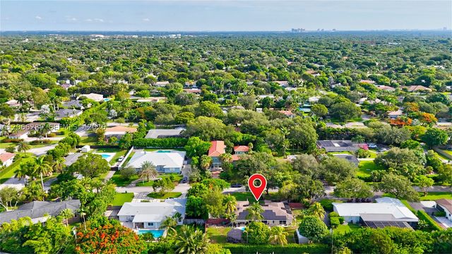 8340 SW 163rd St, Palmetto Bay, FL 33157