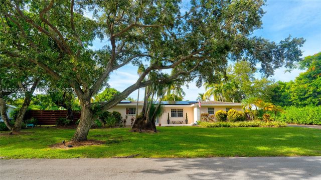 8340 SW 163rd St, Palmetto Bay, FL 33157
